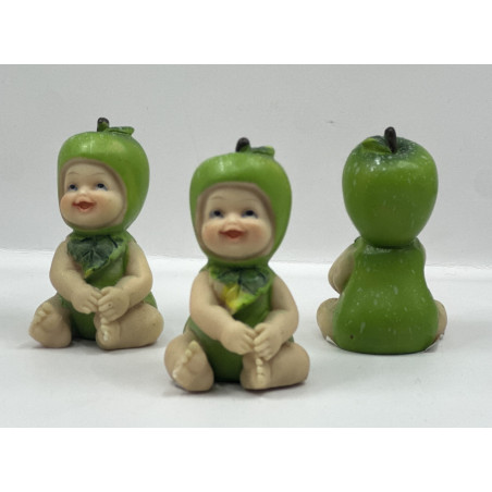 مجسم تفاح صغير