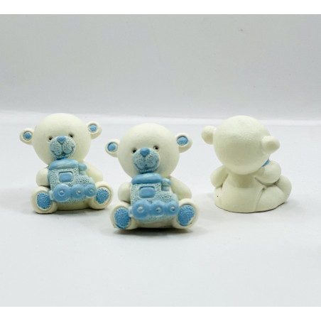 مجسم دب صغير مع قطار