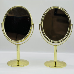 مرايا بيضاوي مع قاعدة