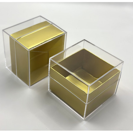 علبة اكريليك مع قاعدة كرتون 6x6x6