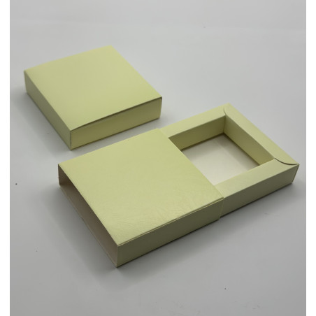 علب سحاب كرتون