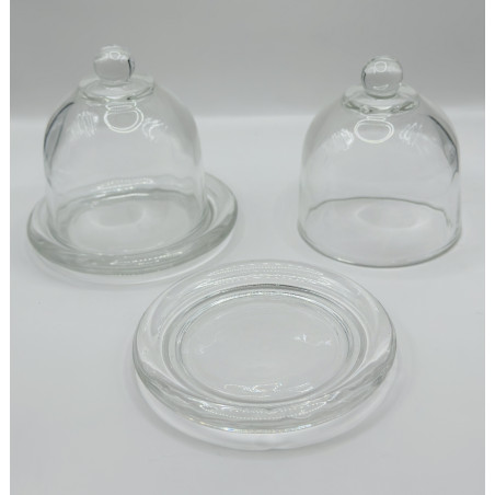 زجاج مع صحن