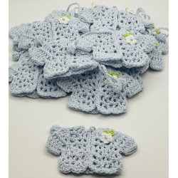 بلوزة صوف مع وردة